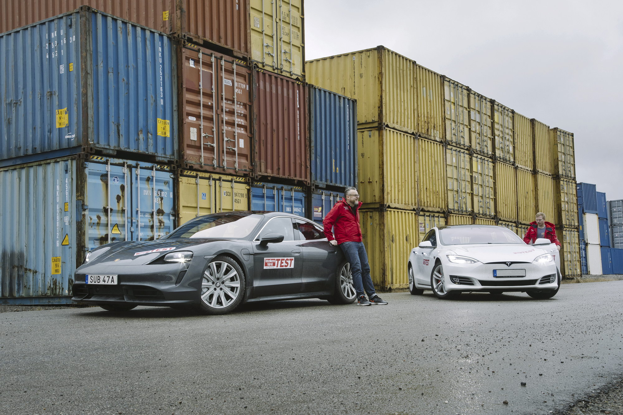 Porsche Taycan Turbo och Tesla Model S Performance 2020
