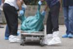 Catania, shock in via Toledo: donna si affaccia alla finestra e trova un cadavere