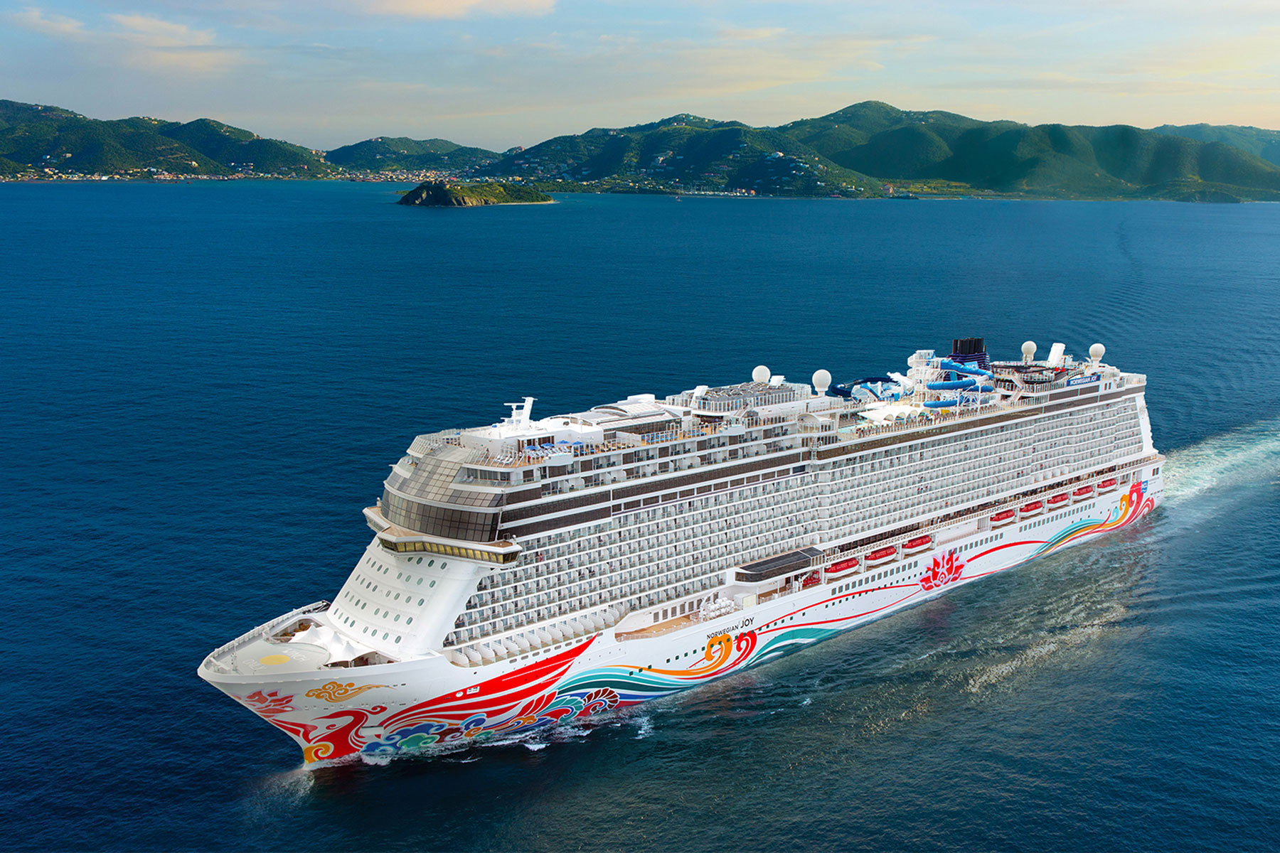 Norwegian Cruise Line Will Require Vaccinations for All Passengers and Crew