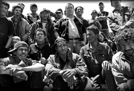 Colombia, Bogota, 2002 - 2009"Calle del Cartucho".Ladrones.Beggars, robbers, drug addicts, ... gathered around the last boss in the Cartucho: Segundo Para Rojas.Colombie, Bogota, 2002 - 2009"Calle del Cartucho".Ladrones.Mendiants, voleurs, toxicomanes... autour du dernier chef du Cartucho : Segundo Para Rojas.Stanislas Guigui / Agence VU Colombia, Bogota, 2002 - 2009"Calle del Cartucho".Ladrones.Beggars, robbers, drug addicts, ... gathered around the last boss in the Cartucho: Segundo Para Rojas.Colombie, Bogota, 2002 - 2009"Calle del Cartucho".Ladrones.Mendiants, voleurs, toxicomanes... autour du dernier chef du Cartucho : Segundo Para Rojas.Stanislas Guigui / Agence VU