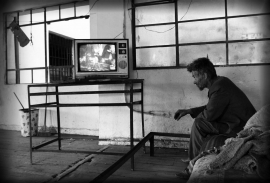 Colombia, Bogota, 2002 - 2009"Calle del Cartucho".Window to the other world.For the Neros, television is almost their only link to the society they don't belong anymore.Colombie, Bogota, 2002 - 2009"Calle del Cartucho".FenÍtre sur l'autre monde.La tÈlÈvision est quasiment le seul lien qui maintient les Neros en contact avec la sociÈtÈ dont ils ne font plus partie. Stanislas Guigui / Agence VU Colombia, Bogota, 2002 - 2009"Calle del Cartucho".Window to the other world.For the Neros, television is almost their only link to the society they don't belong anymore.Colombie, Bogota, 2002 - 2009"Calle del Cartucho".FenÍtre sur l'autre monde.La tÈlÈvision est quasiment le seul lien qui maintient les Neros en contact avec la sociÈtÈ dont ils ne font plus partie. Stanislas Guigui / Agence VU